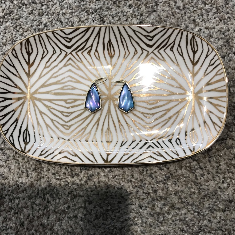 Kendra Scott Camry Gold Drop Earrings - Picture 2 of 3